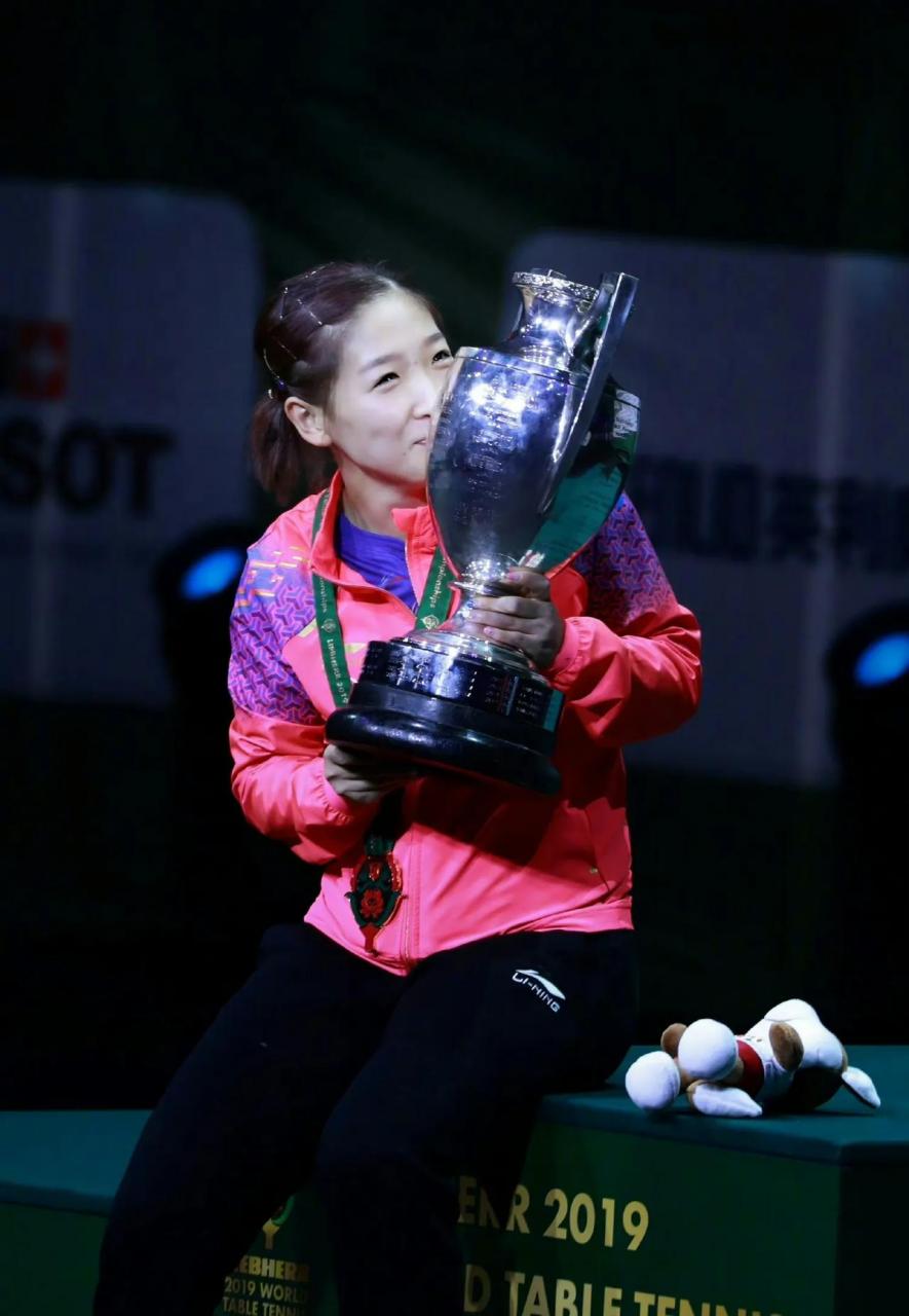 关于运动员手握多面锦标,实力无疑才华横溢的信息