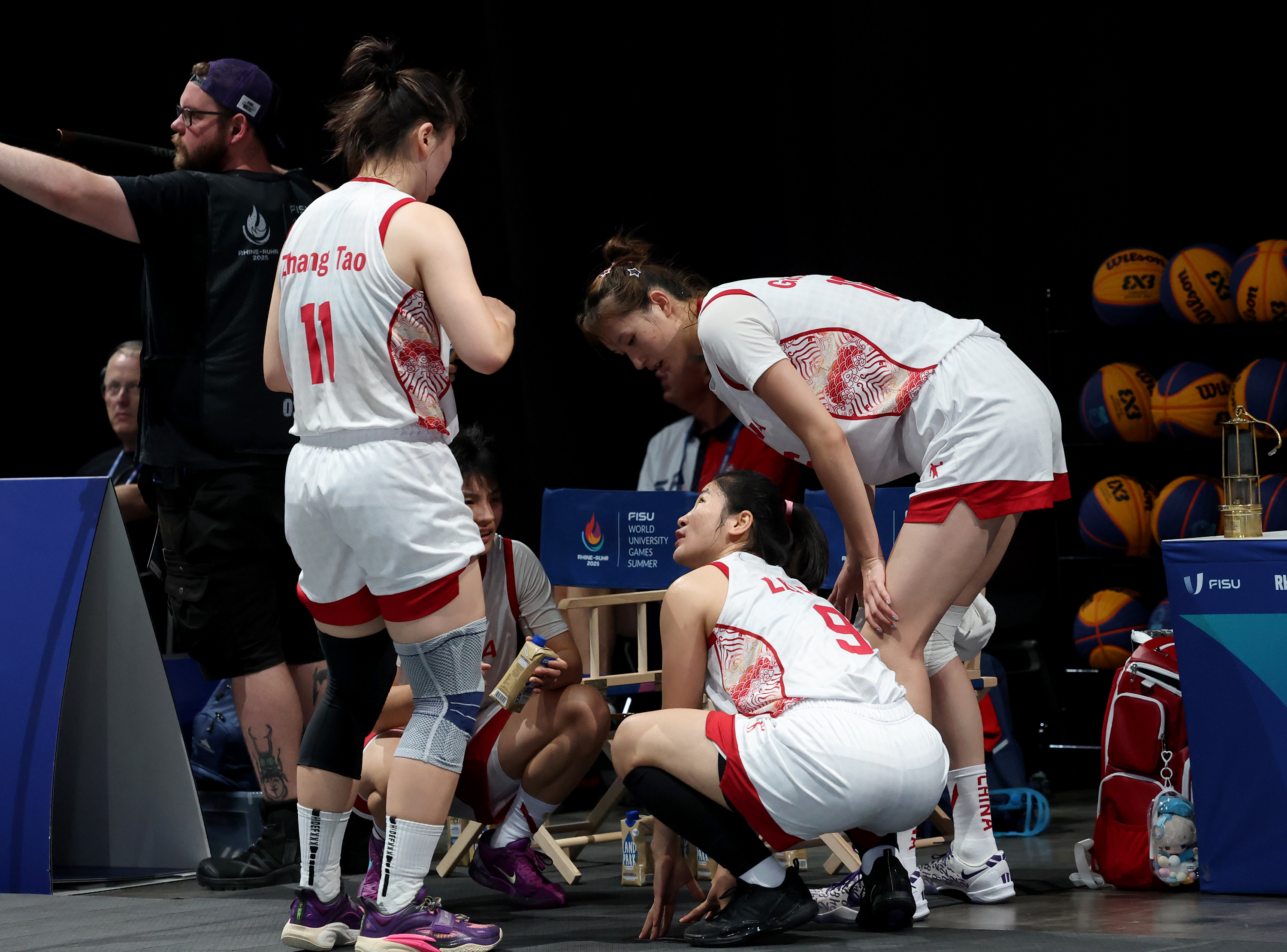 席卷全场：女子篮球比赛掀热潮的简单介绍