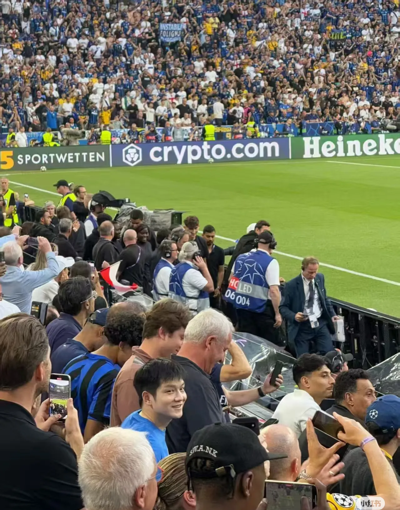 包含德国队在比赛中惊险获胜,球迷狂欢不已的词条 包含德国队在比赛中惊险获胜,球迷狂欢不已的词条