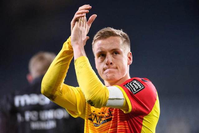 不莱梅遭遇惨败，眼看降级阴影的简单介绍