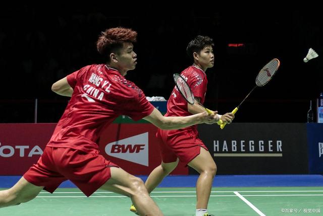 关于中国队完胜泰国队，黄鸭组合统治全场的信息