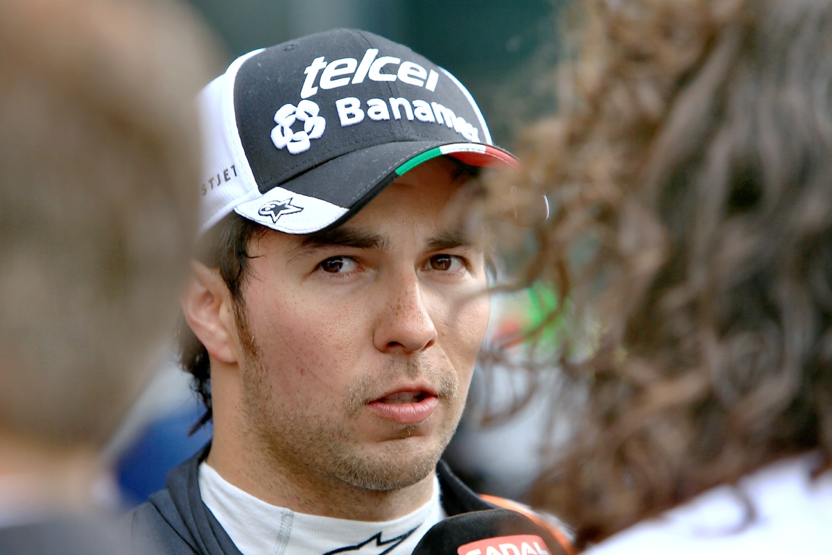 包含雷诺车队横扫索伯车队，佩雷兹高光表现的词条