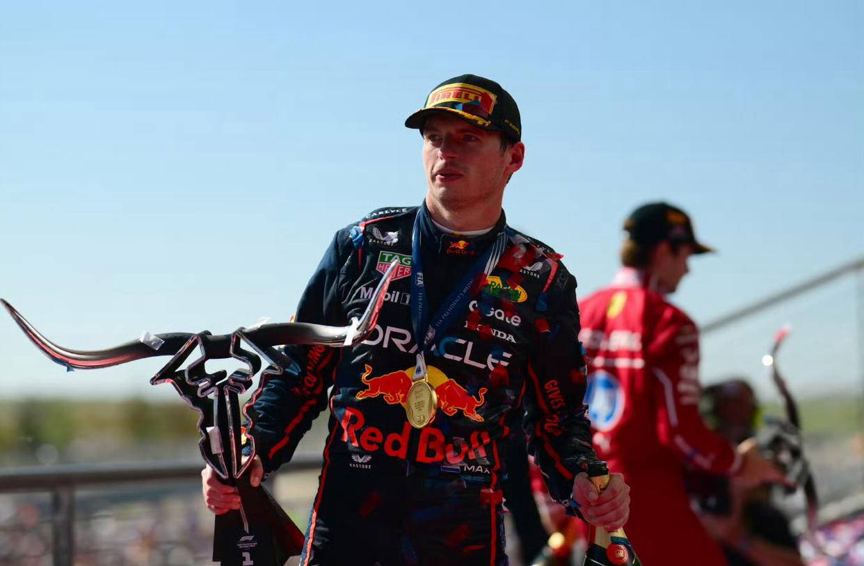 包含哈斯车队翻盘迈凯伦，维斯塔潘状态火热的词条