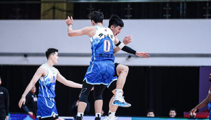 天津队力克广州队，克莱关键制胜的简单介绍