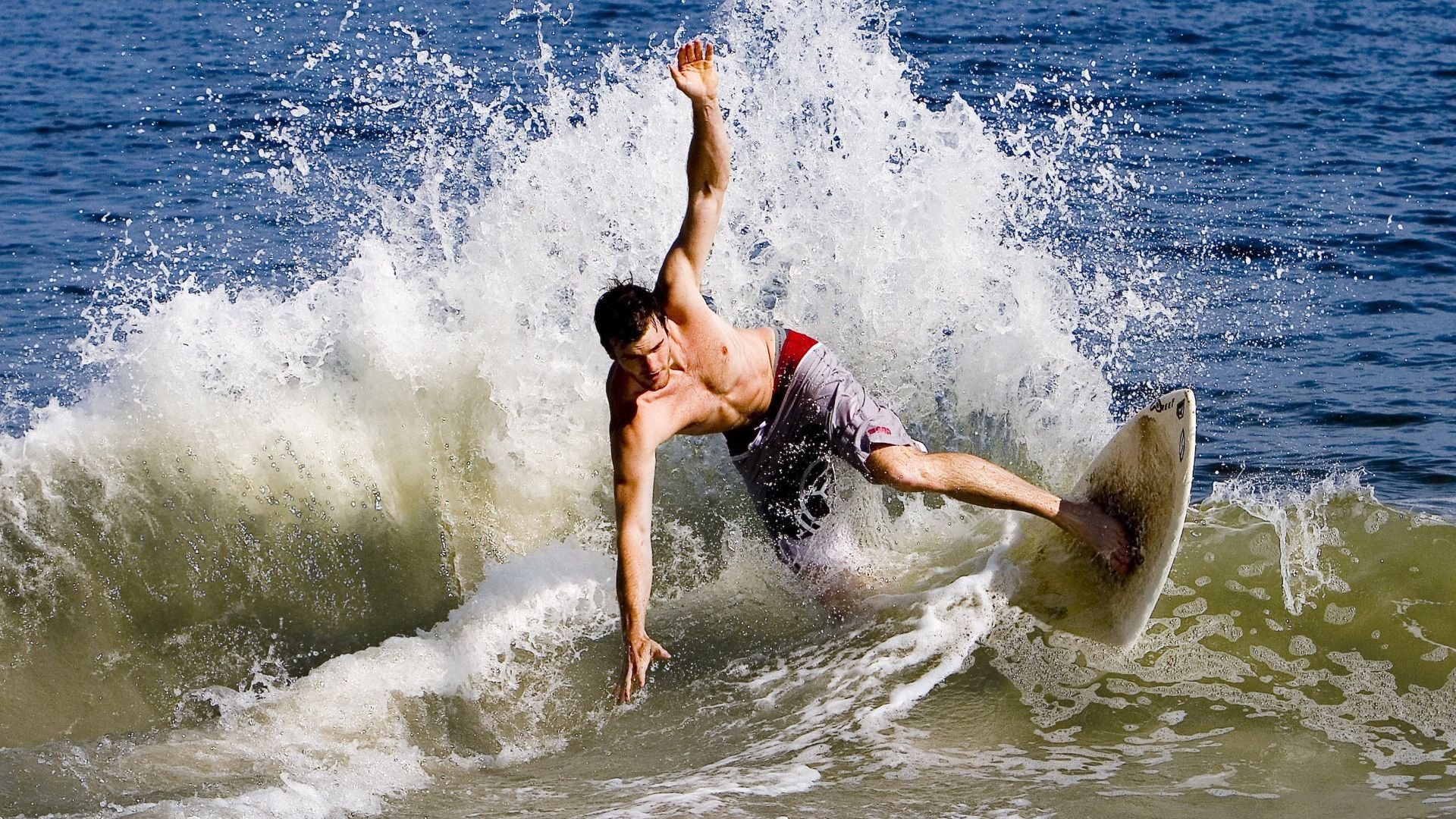 红魔远征显强势，库尔图瓦抢七封神—双线战场上的王者时刻