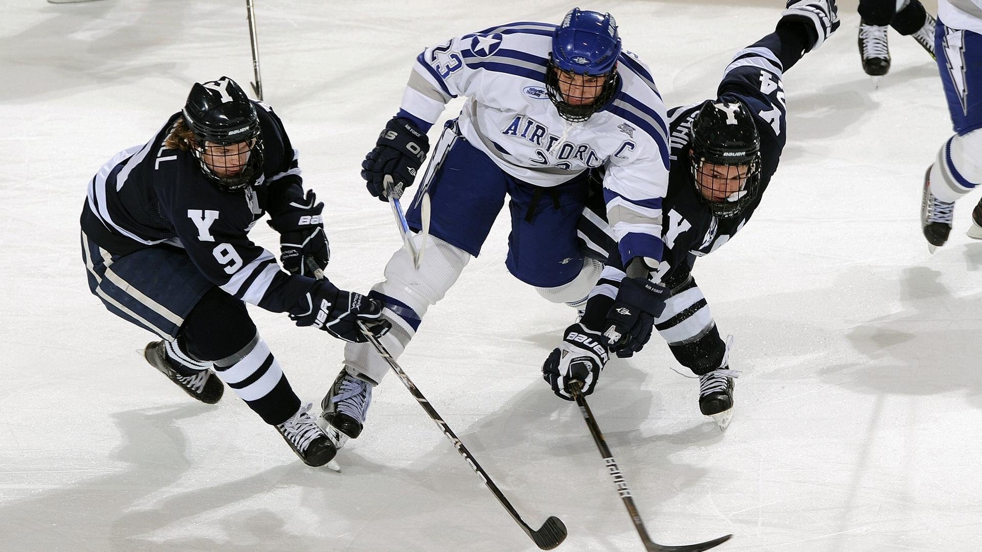 赛道上的逆袭，威廉姆斯力克哈斯，佩雷兹高光表现点燃赛场